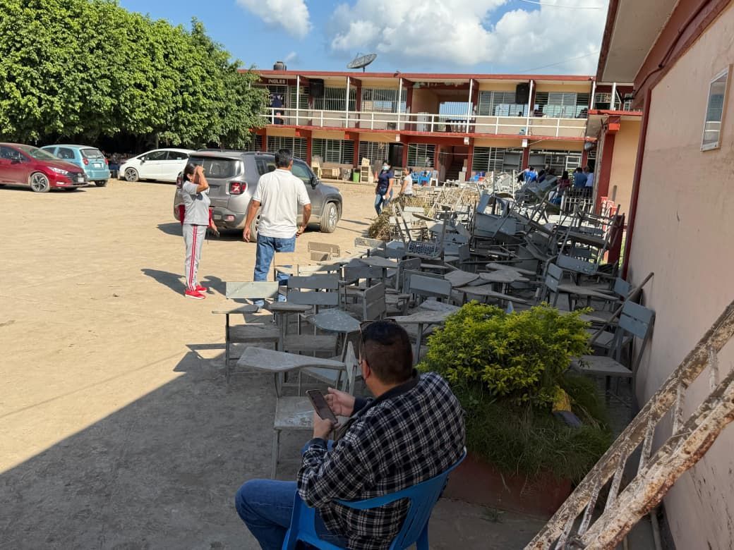 Exigen atención en la Secundaria 2 Exigen atención en la Secundaria 2