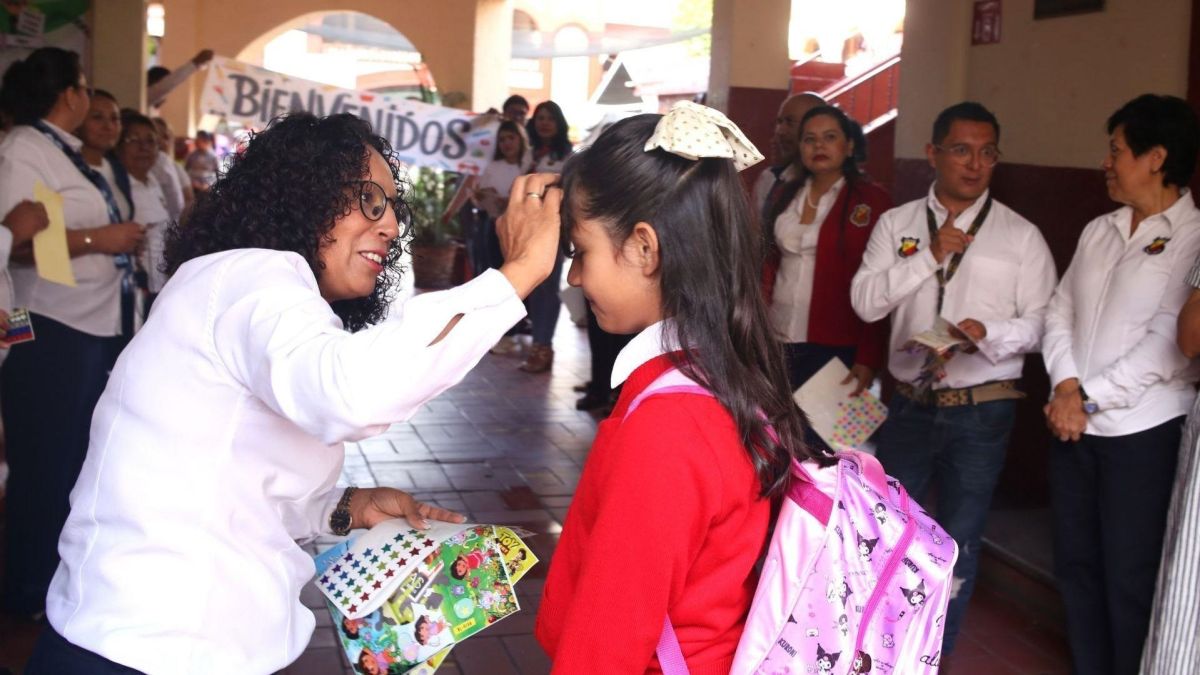 Suspenden clases Suspenden clases