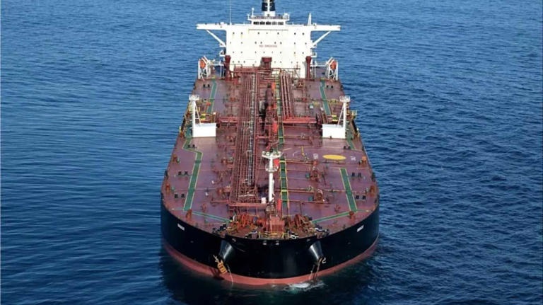 Buque petrolero avanza hacia Cuba en plena crisis eléctrica Buque petrolero avanza hacia Cuba en plena crisis eléctrica