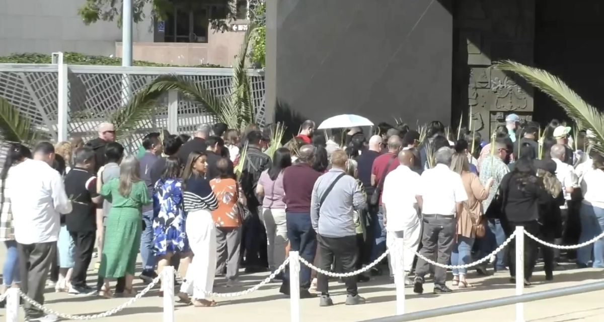 Viacrucis migrante, entre la fe y el miedo a ICE Viacrucis migrante, entre la fe y el miedo a ICE