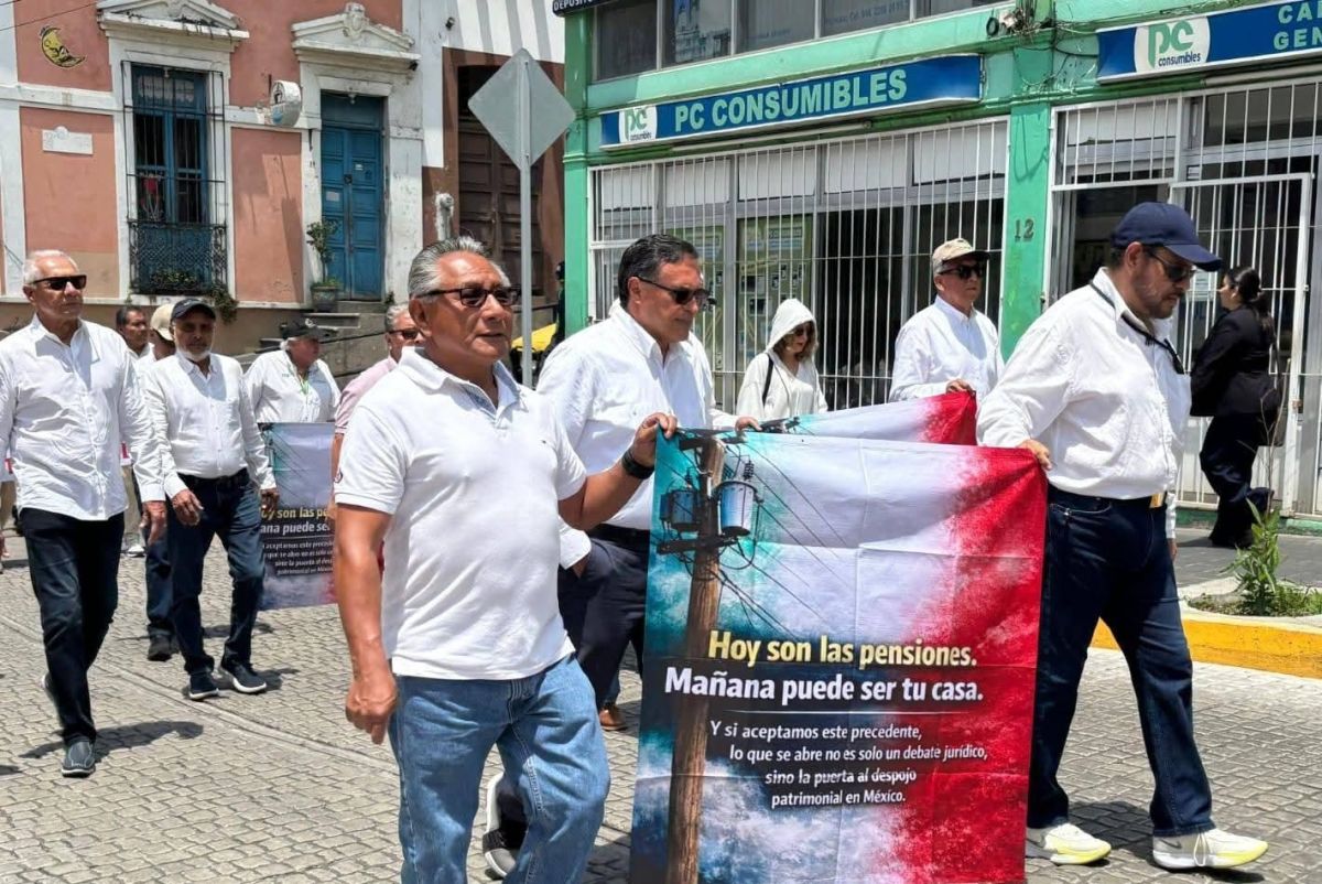 Jubilados de CFE y Pemex anuncian manifestación Jubilados de CFE y Pemex anuncian manifestación