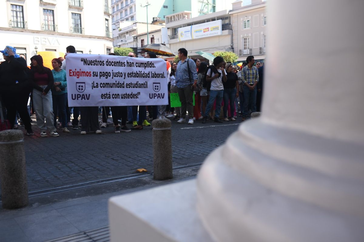 Paro en UPAV Xalapa deja a 300 estudiantes sin clases Paro en UPAV Xalapa deja a 300 estudiantes sin clases