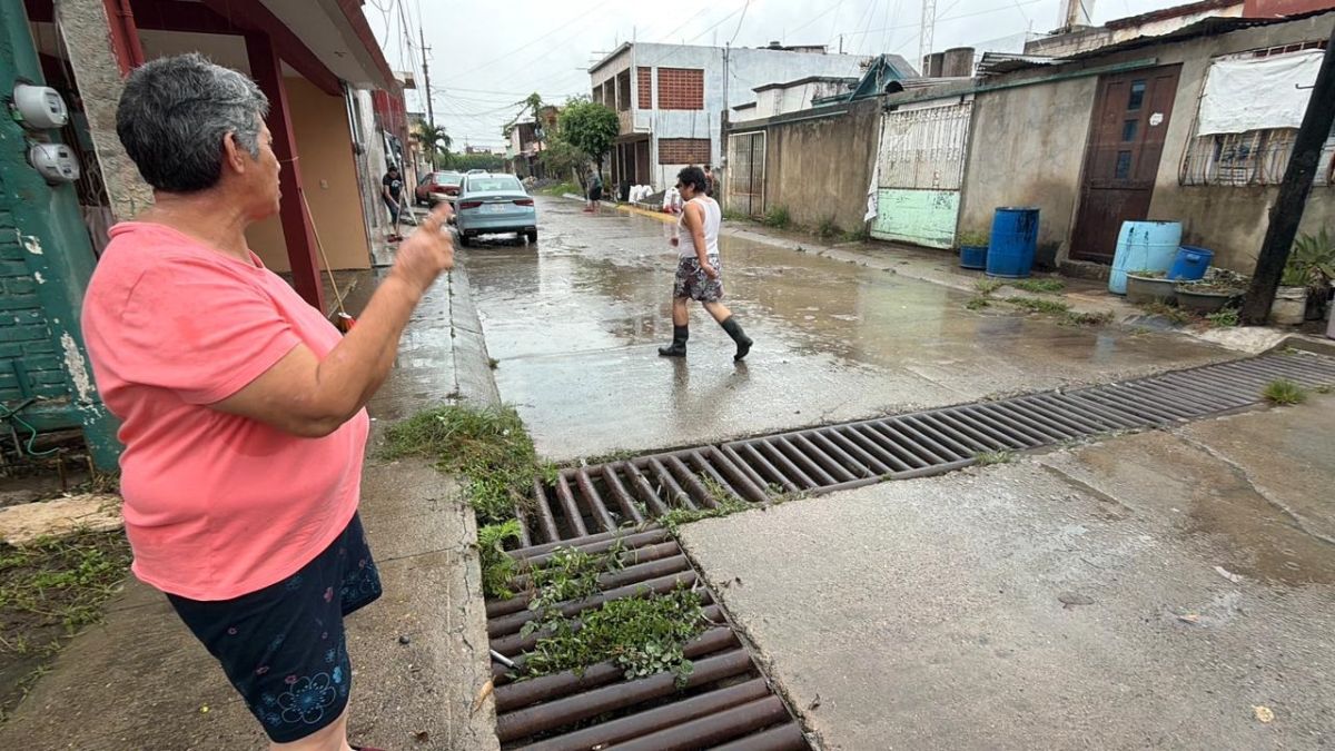 Lluvia colapsa drenajes Lluvia colapsa drenajes