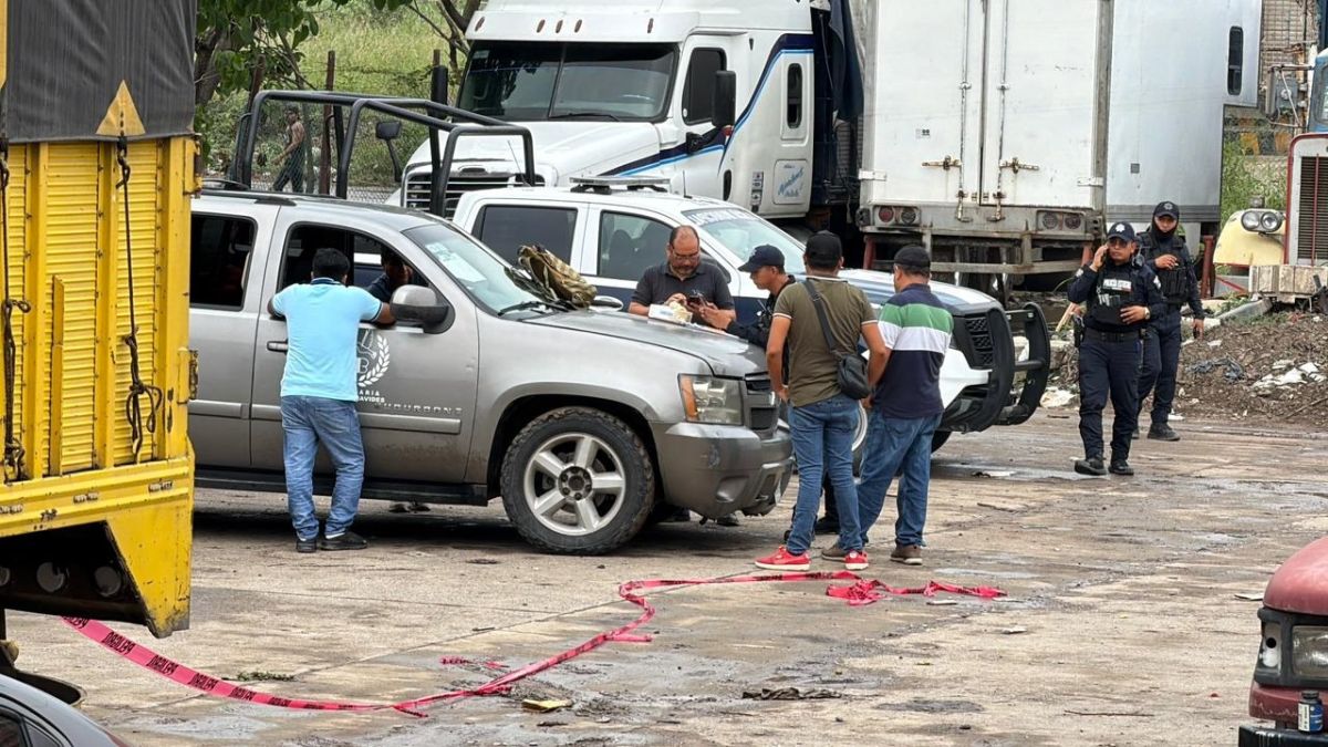 Hallan cuerpo sin vida en Central de Abastos Hallan cuerpo sin vida en Central de Abastos