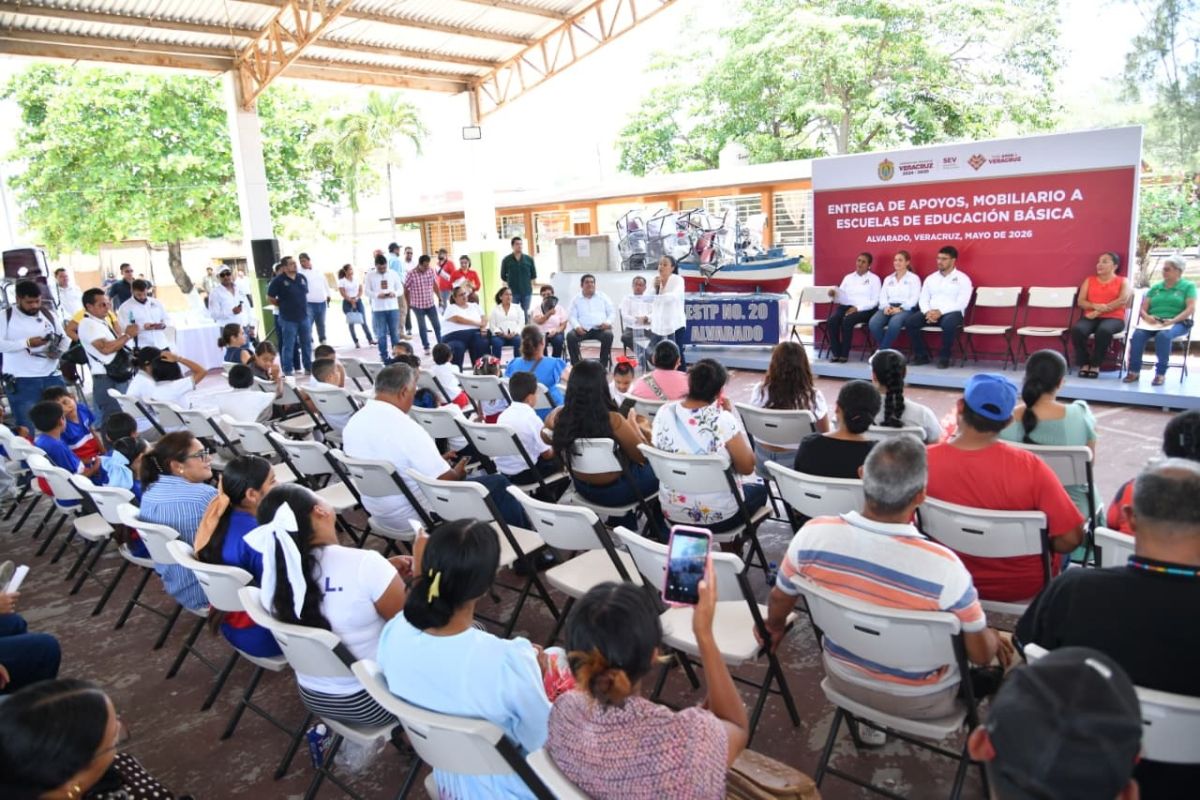 Escuelas dignas para una educación más equitativa Escuelas dignas para una educación más equitativa