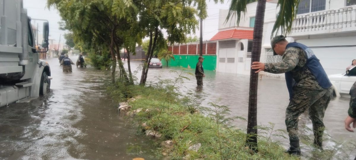 Tormenta eléctrica dejó anegamientos en calles Tormenta eléctrica dejó anegamientos en calles
