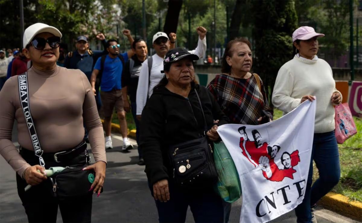 CNTE cumple 15 días de huelga y realiza nueva jornada de protesta CNTE cumple 15 días de huelga y realiza nueva jornada de protesta